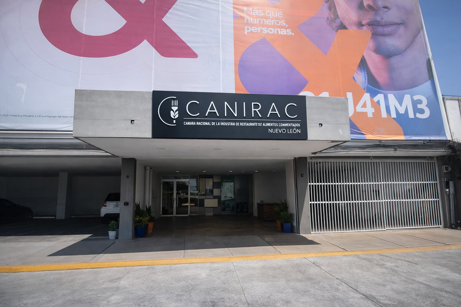 Fachada comercial 01