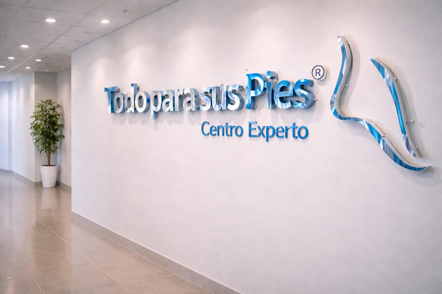 Branding interior y logos en pared